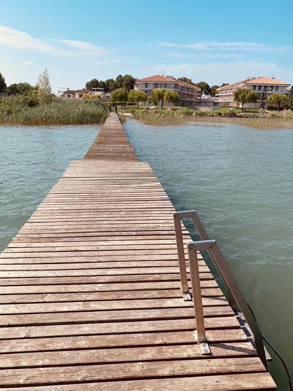 Seeblickwohnung Sirmione - Fronte Lago Mit Privatsteg Екстериор снимка