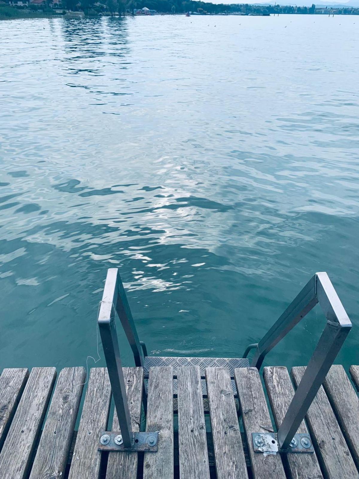 Seeblickwohnung Sirmione - Fronte Lago Mit Privatsteg Екстериор снимка