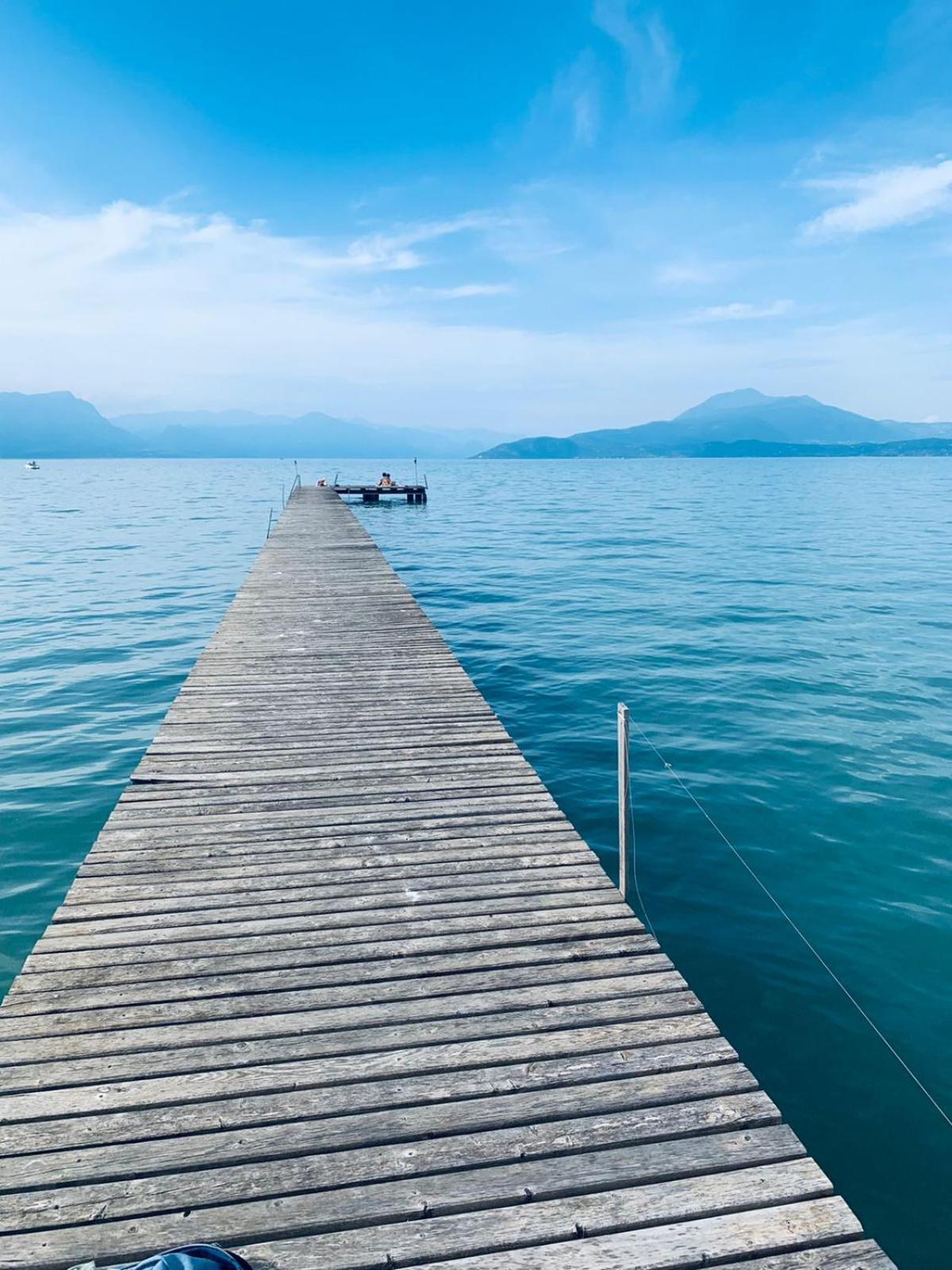 Seeblickwohnung Sirmione - Fronte Lago Mit Privatsteg Екстериор снимка