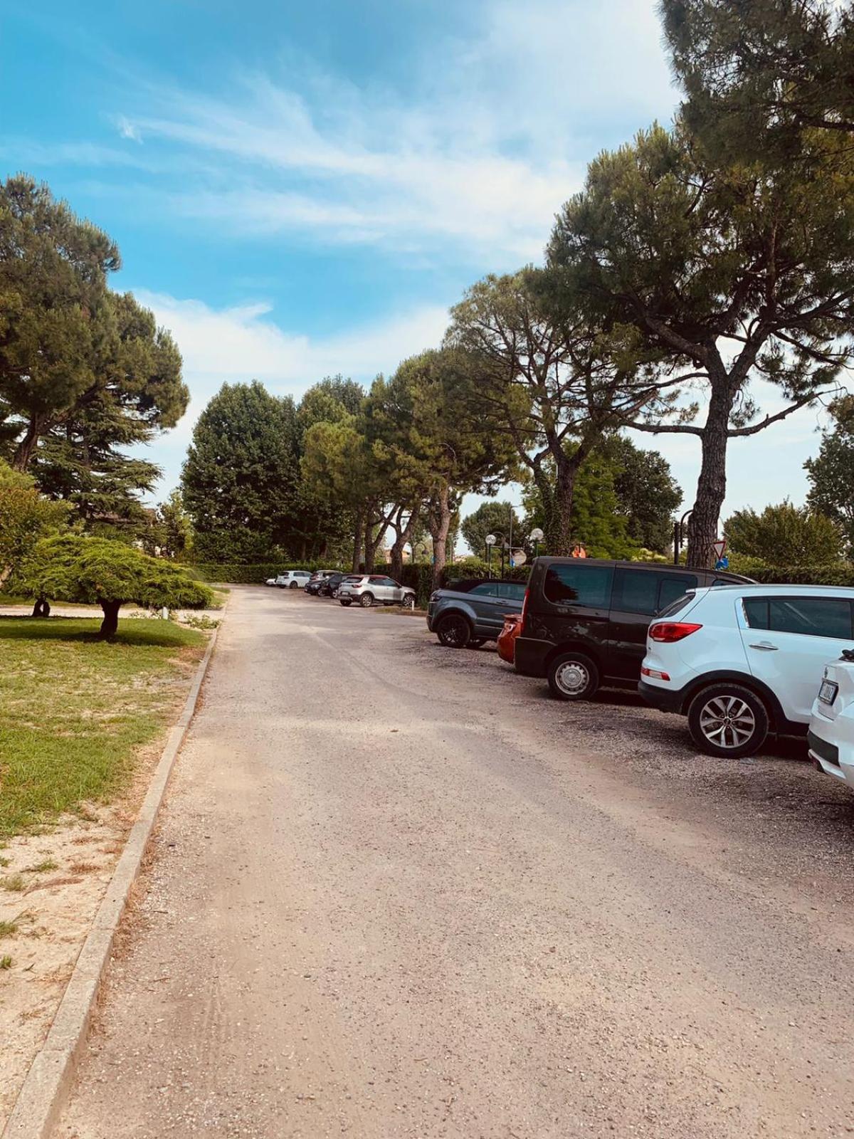 Seeblickwohnung Sirmione - Fronte Lago Mit Privatsteg Екстериор снимка